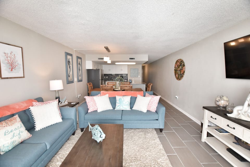 Condo, 1 Bedroom | Living area | Smart TV