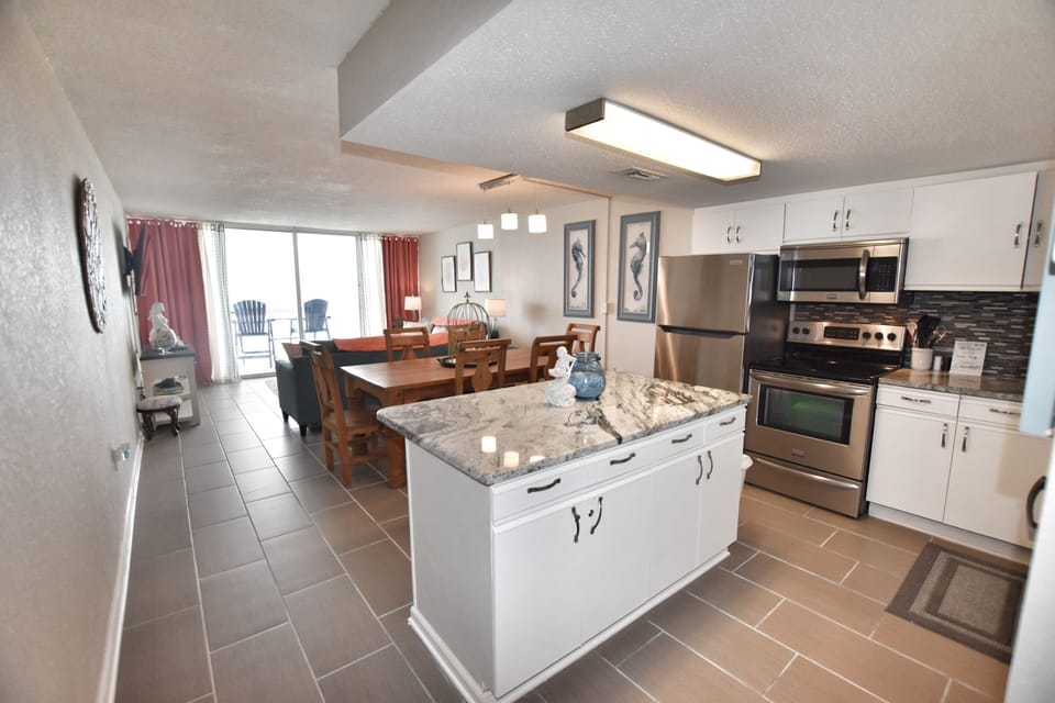 Condo, 1 Bedroom | Private kitchen | Coffee/tea maker, fridge, oven, toaster
