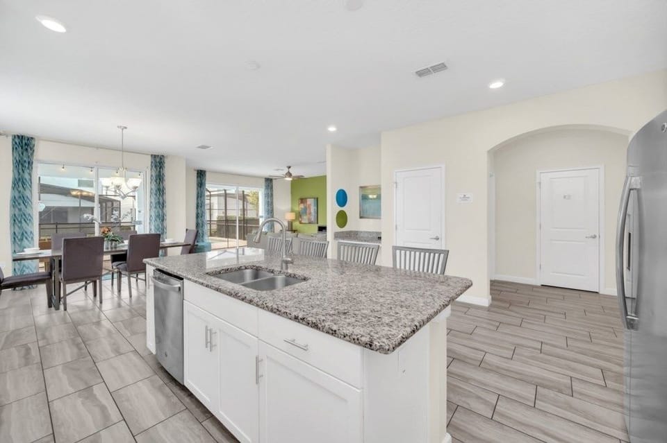 Villa, 6 Bedrooms | Private kitchen
