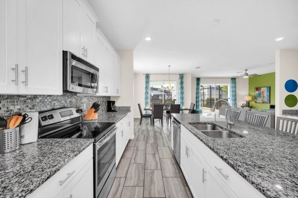 Villa, 6 Bedrooms | Private kitchen