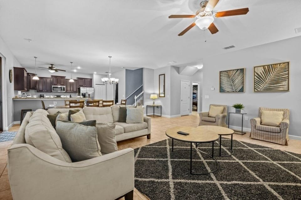 House, Multiple Bedrooms | Living area