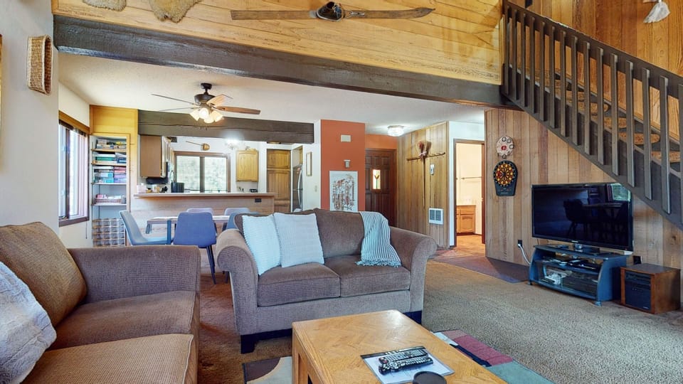 Condo, 1 Bedroom | Living area | Smart TV