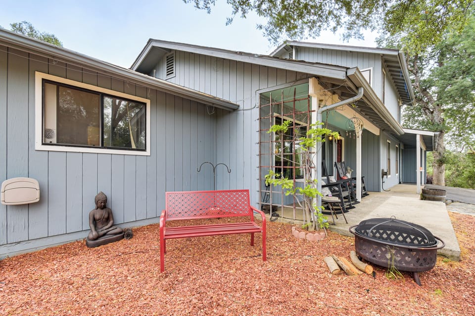 Exterior | Wood-Burning Fire Pit