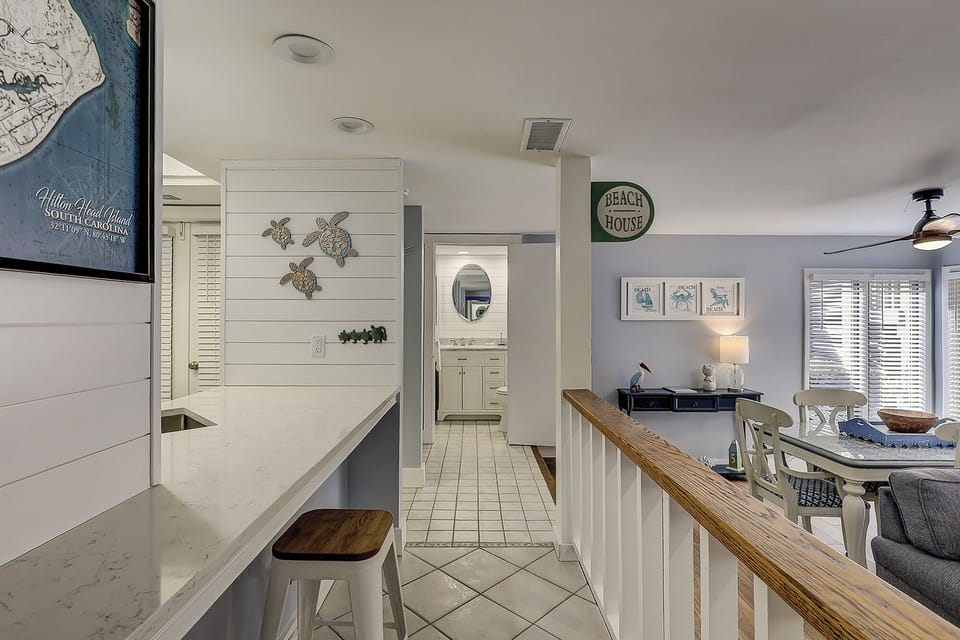 Living Area/Kitchen Bar