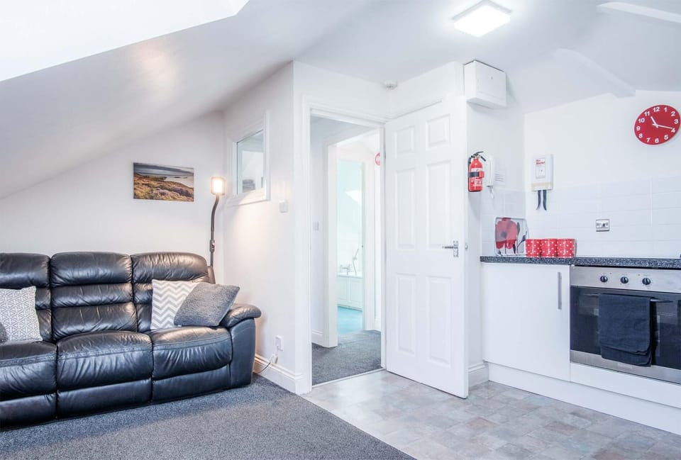 Rooftops - 1 Bedroom Apartment - Tenby (19889)