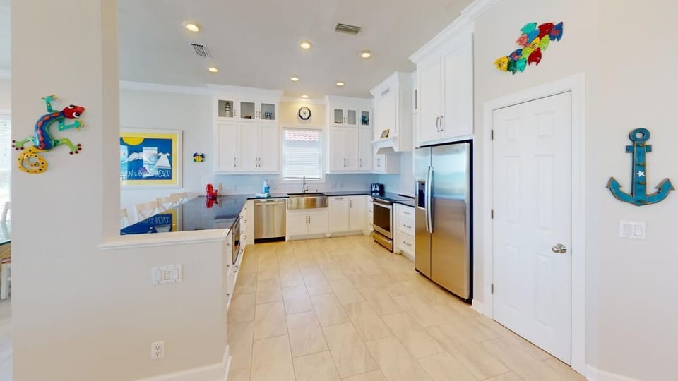 Kitchen with bar seating