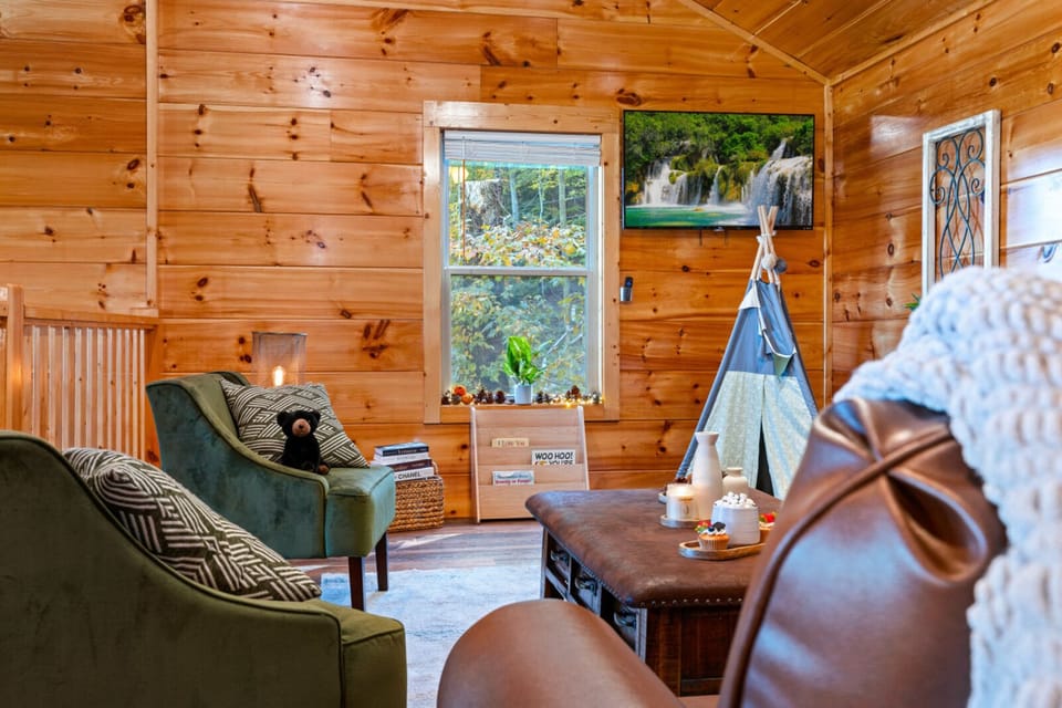 Family Cabin, Mountain View | Living area