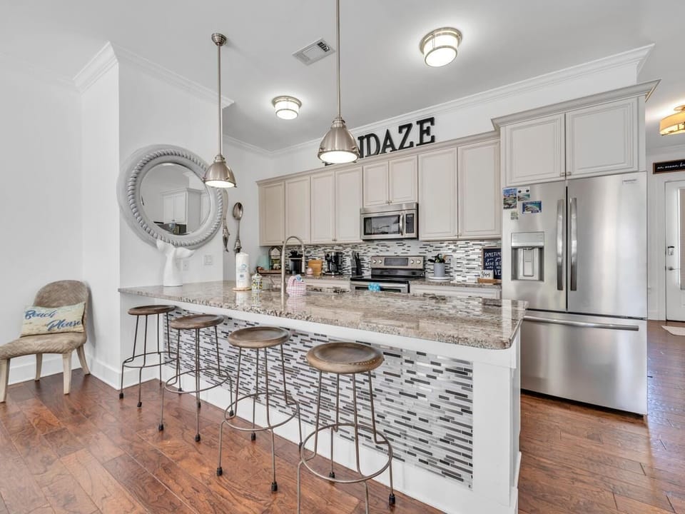 House, Multiple Beds (Sundaze) | Private kitchen