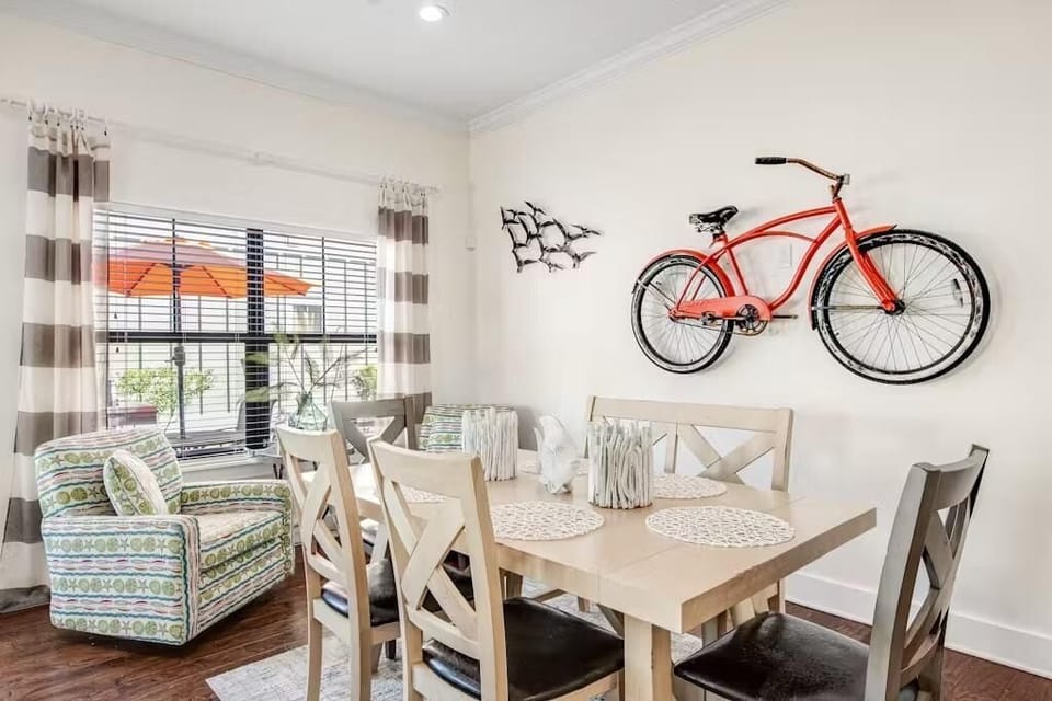 House, Multiple Beds (Sundaze) | Dining