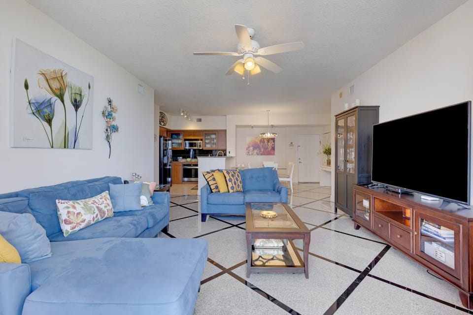 2 BR Monthly beach condo Miami (6932)
