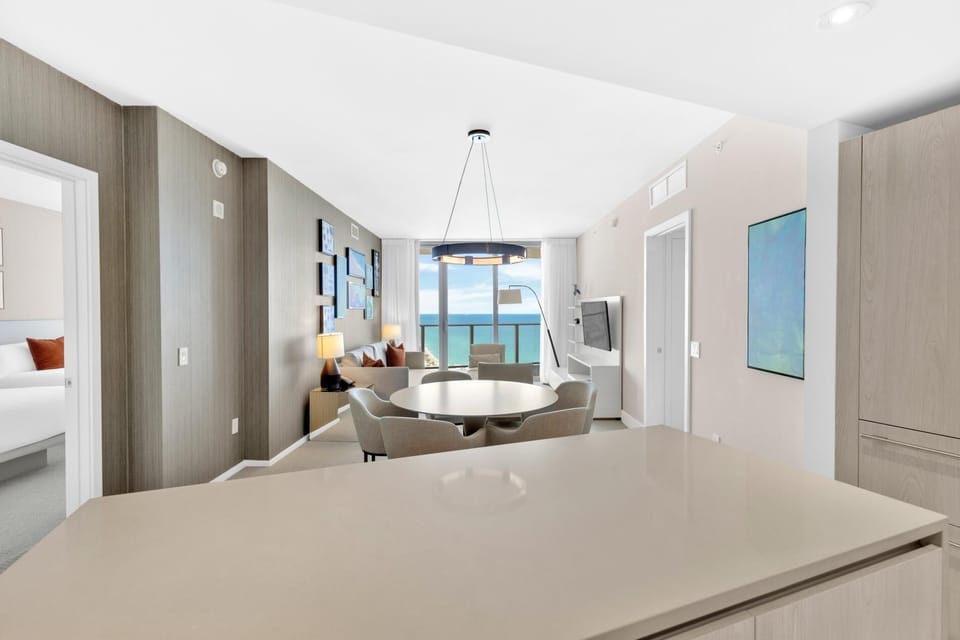 Ocean Views 2BR on 30th floor Miami (6504)