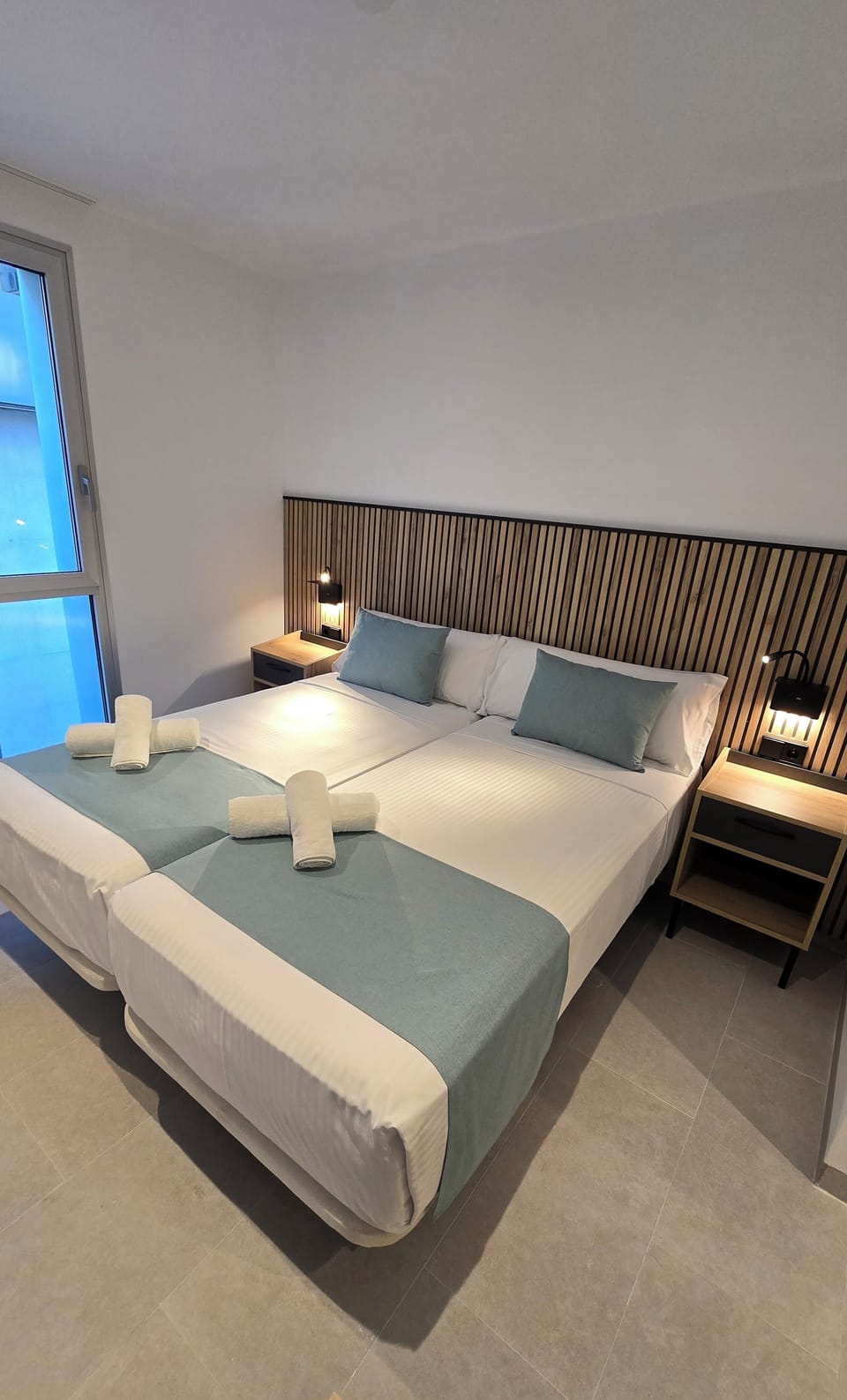 Comfort Twin Room, Non Smoking, Private Bathroom | In-room safe, desk, laptop workspace, soundproofing