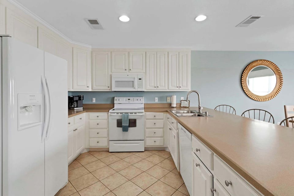 Fully Stocked Kitchen