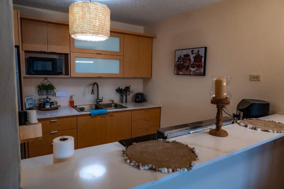 Full kitchen