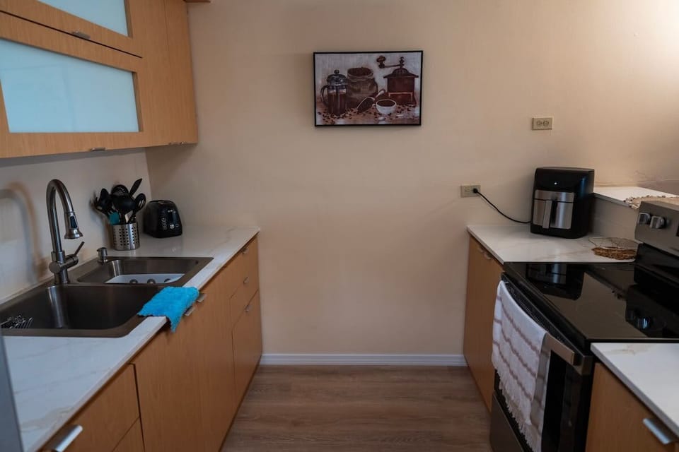 Full kitchen