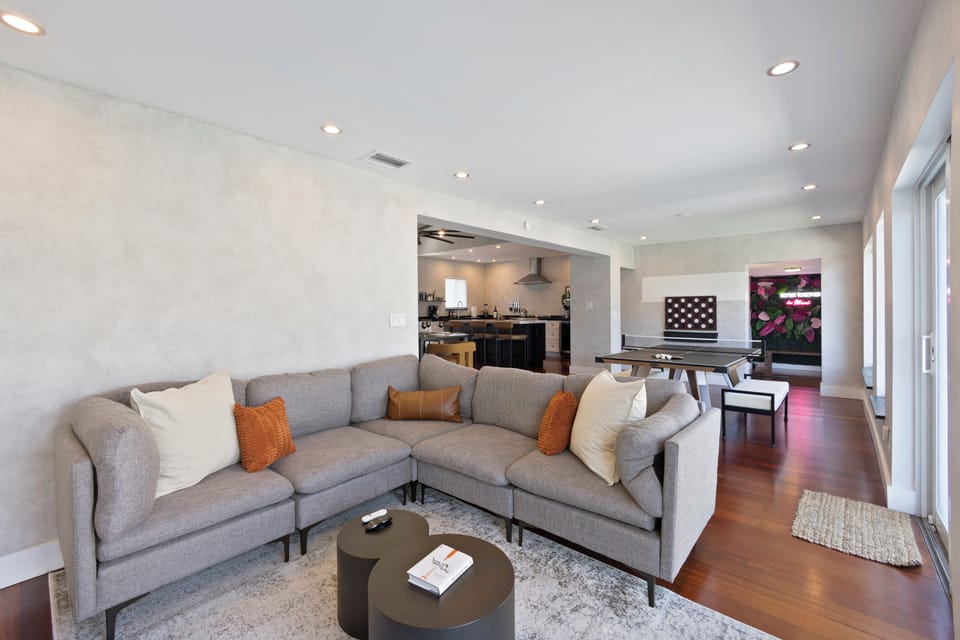 House, 4 Bedrooms, Private Pool, Bay View | Living area | Smart TV