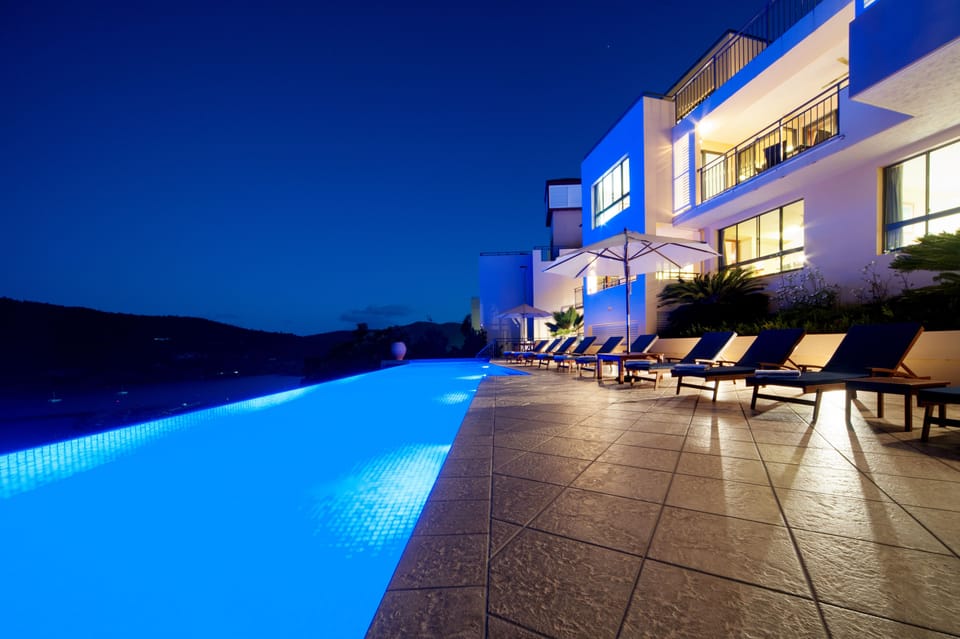 Infinity pool