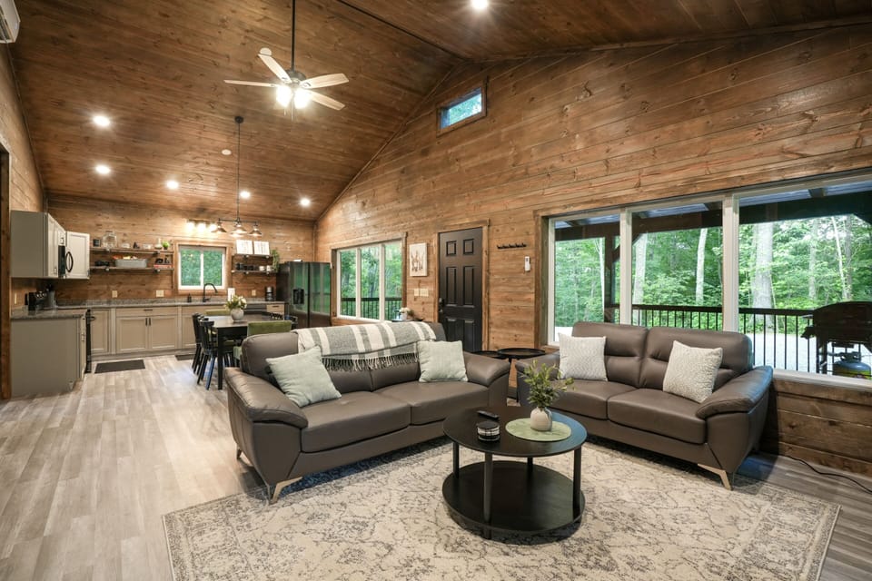 Living Room / Lounge