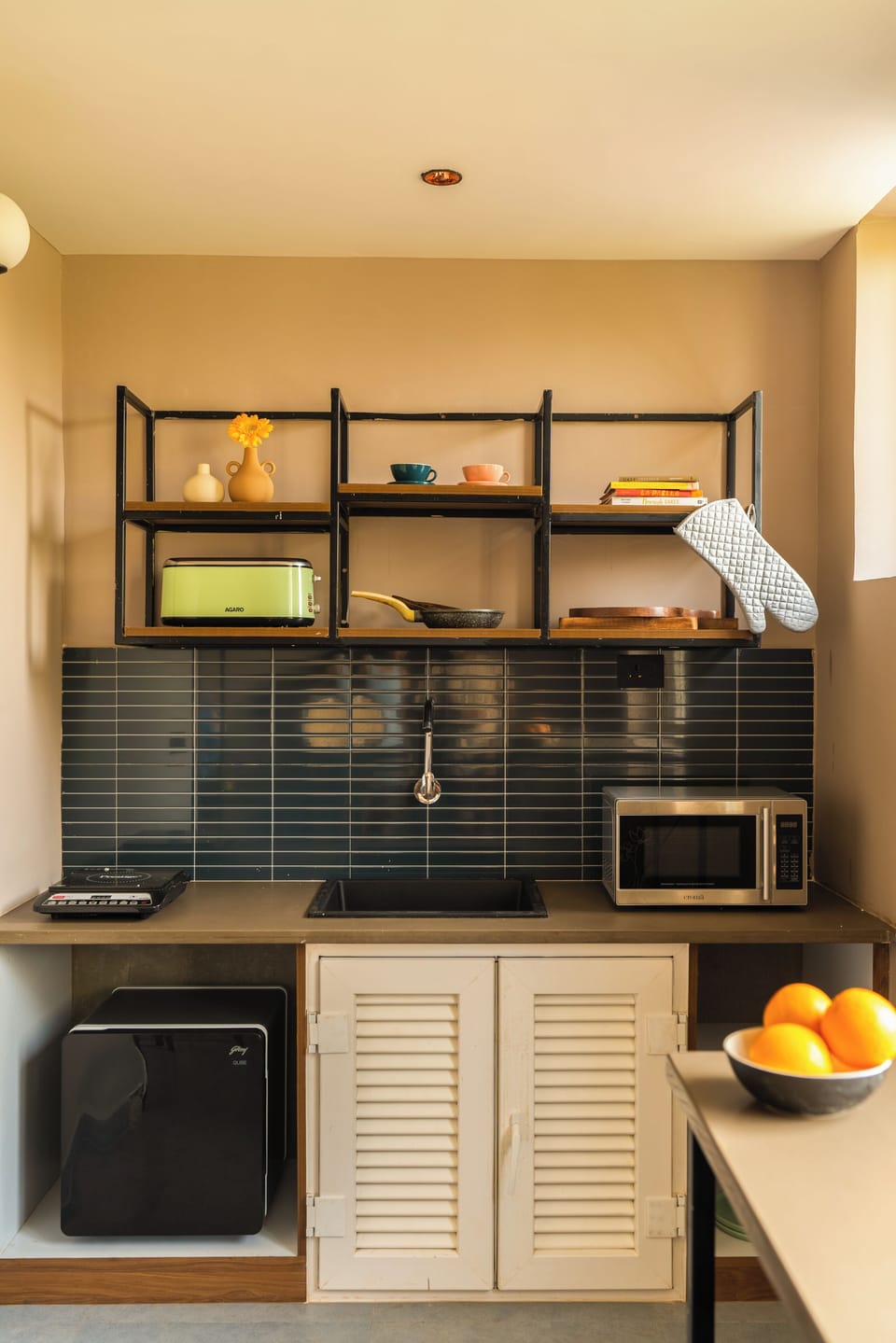 Superior Studio | Private kitchen | Coffee/tea maker, electric kettle