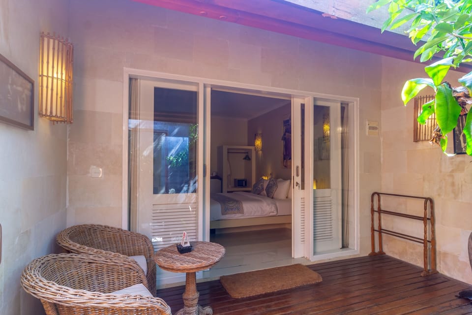 Deluxe Bungalow, Pool View (Smugglers Hideaway) | Terrace/patio