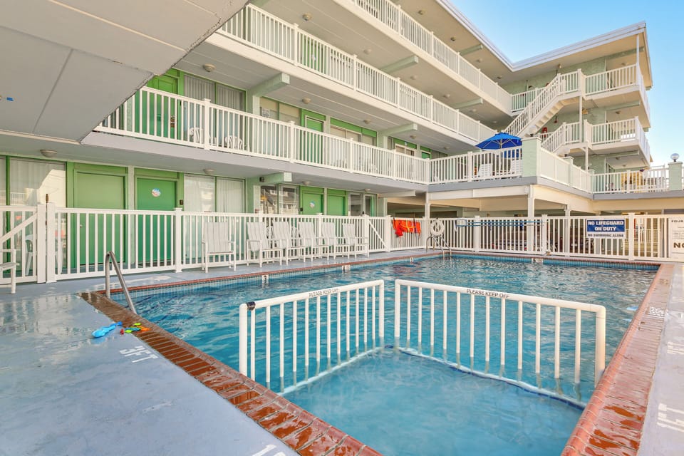 The Four Winds | Community Heated Pool | Grills | Game Room