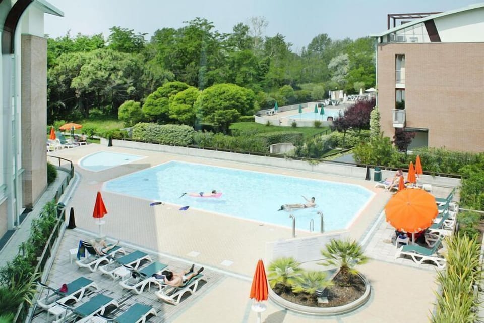 Holiday Home Swimming Pool