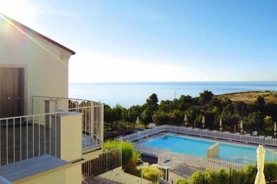 Holiday Home Swimming Pool