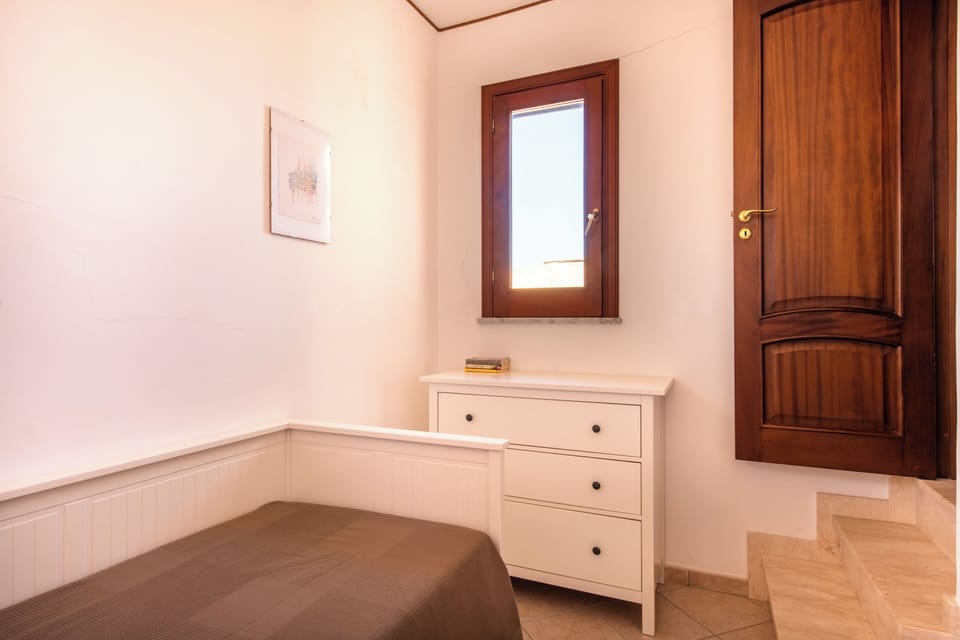 Apartment, 3 Bedrooms | 3 bedrooms, cribs/infant beds, free WiFi, bed sheets