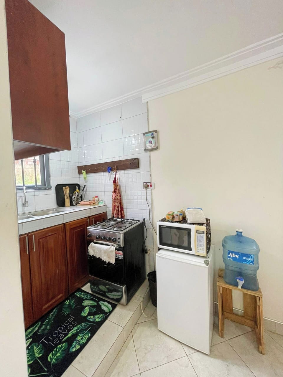 Comfort Apartment, Balcony | Private kitchen | Fridge, microwave, oven, stovetop