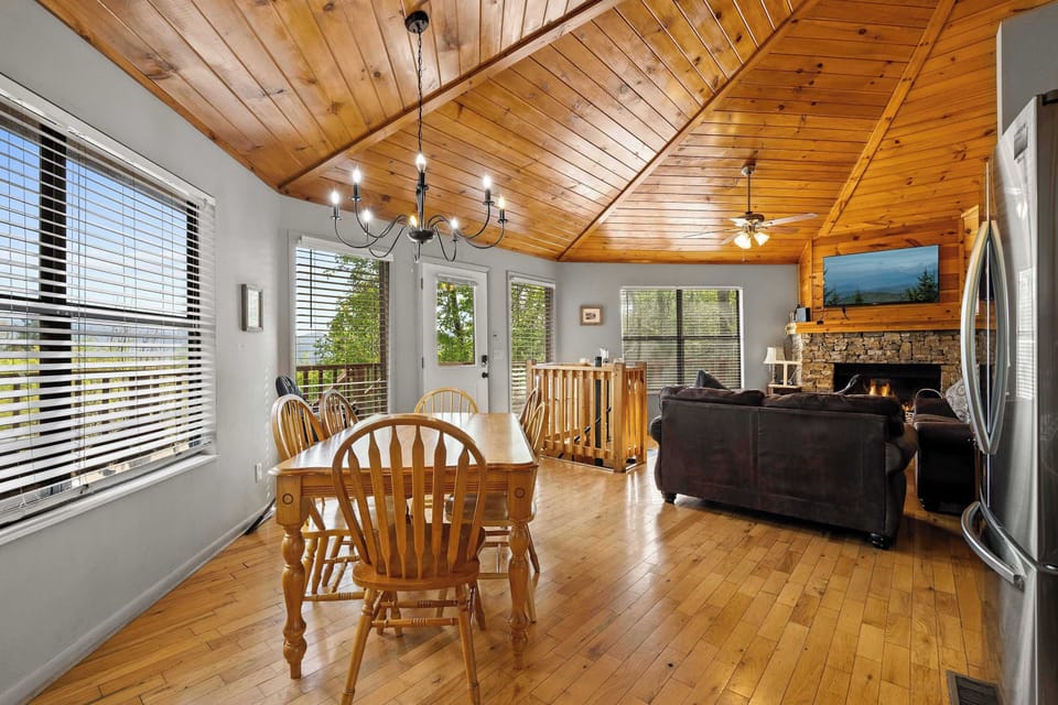 Spacious Open-Concept Living: The perfect flow for group gatherings.