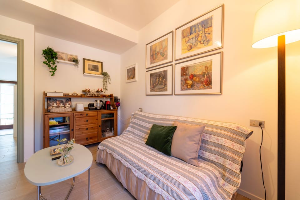 Apartment | Living area | TV