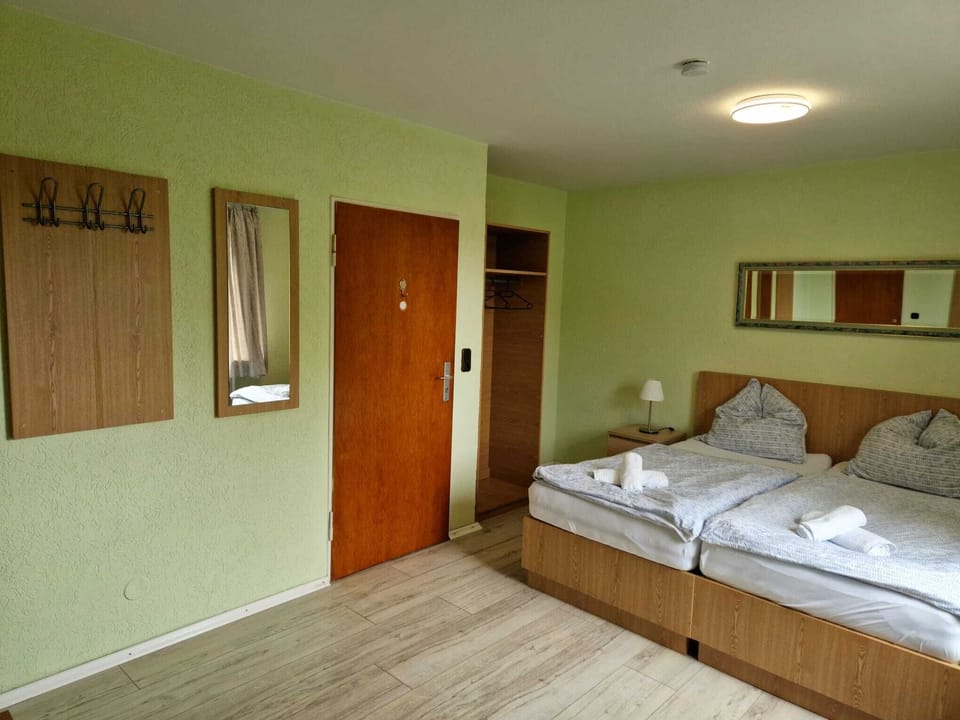 Standard Double or Twin Room | Desk, free WiFi