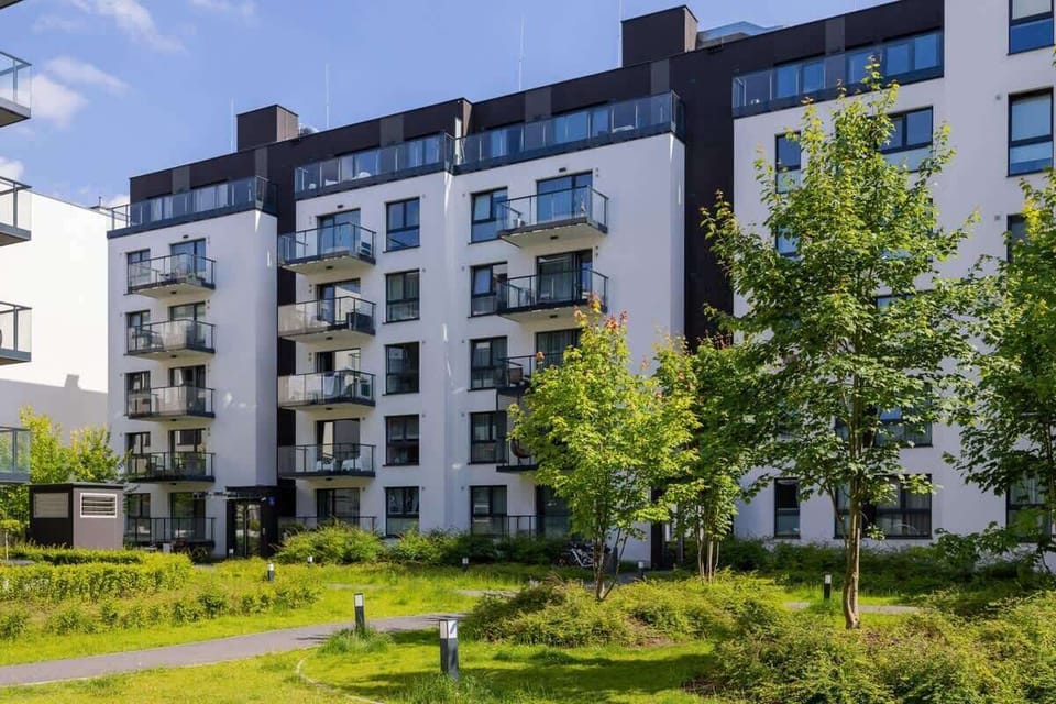 Enjoy easy access to the city's attractions from this well-located building. 