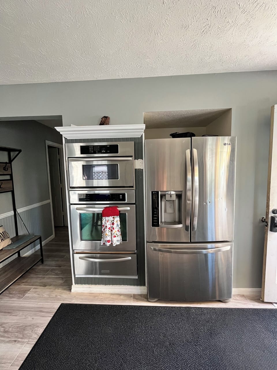 Oven, microwave, warmer, fridge 