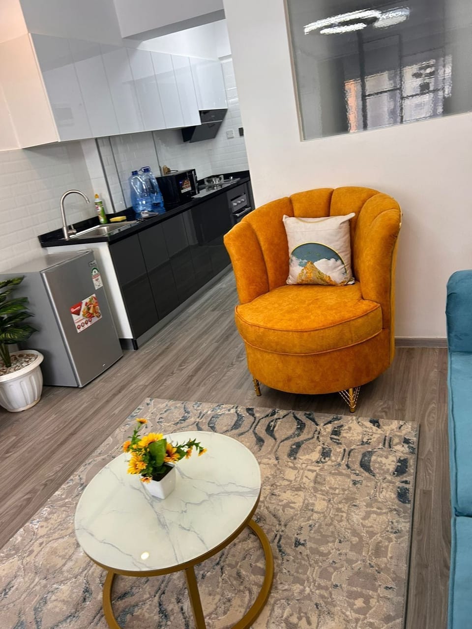 Comfort Apartment, City View | Living area