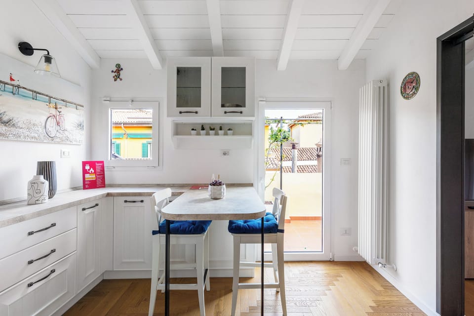 Apartment | Private kitchen | Dining table