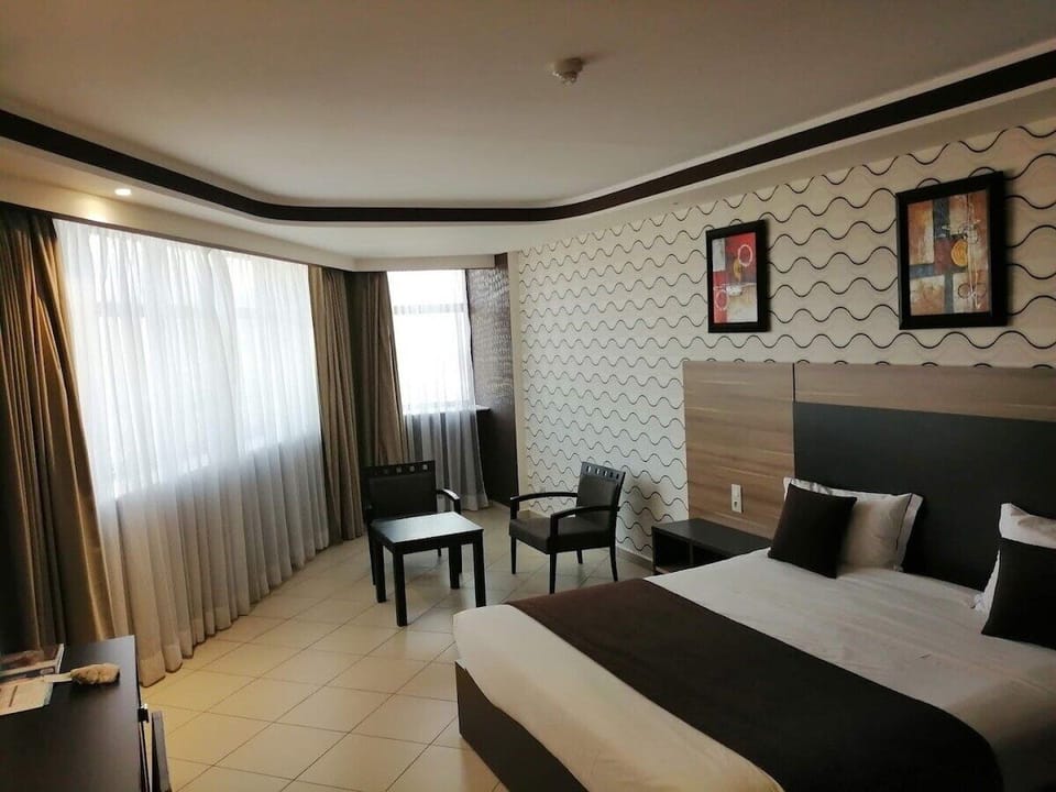Classic Room, City View | In-room safe, desk, cribs (free), WiFi (free)