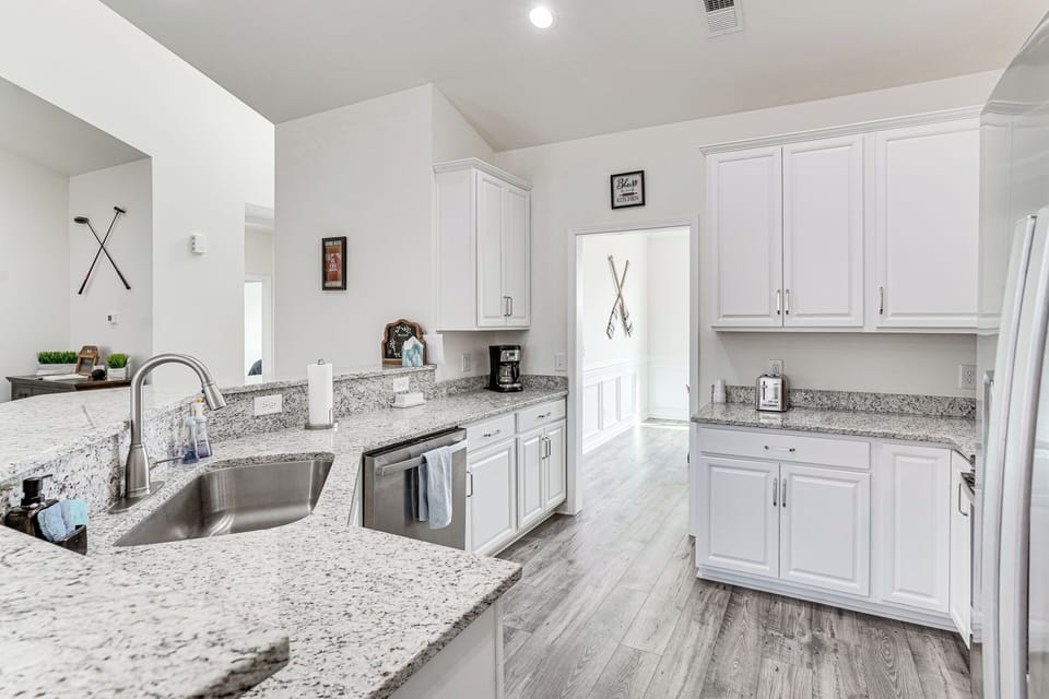 House (3 Bedrooms) | Interior