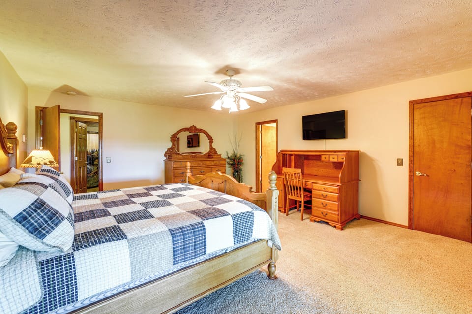 House (3 Bedrooms) | Interior