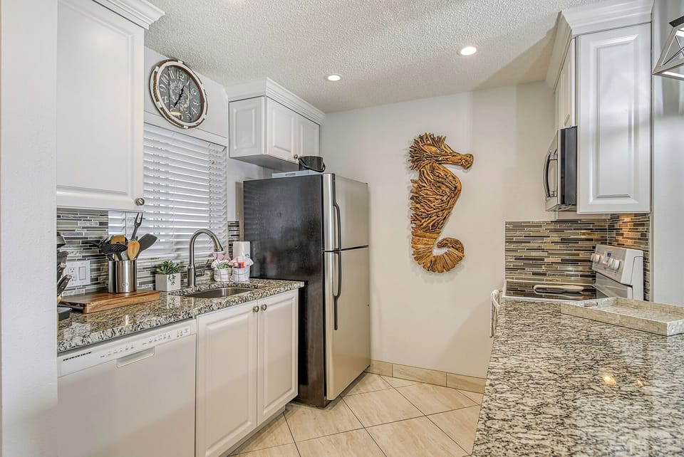 Kitchen - Updated kitchen