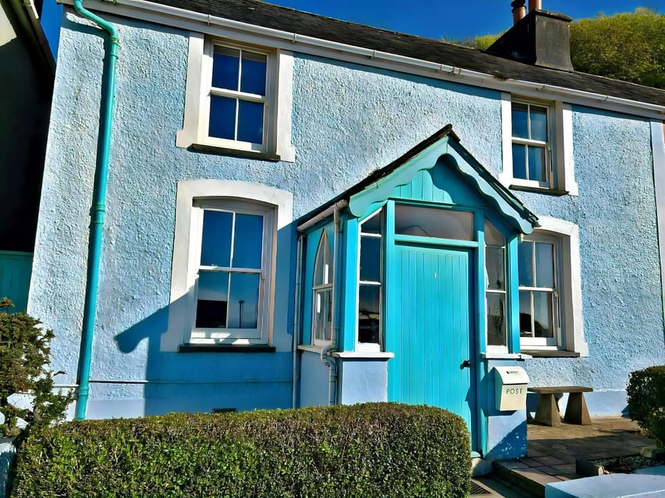 Outside view of The Rope and Anchor