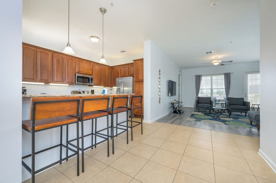 Kitchen with Breakfast Bar