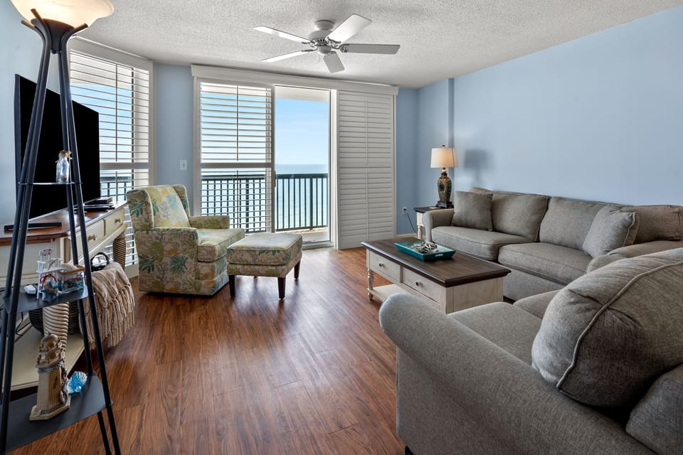 Furniture, Indoors, Living Room, Couch, Floor