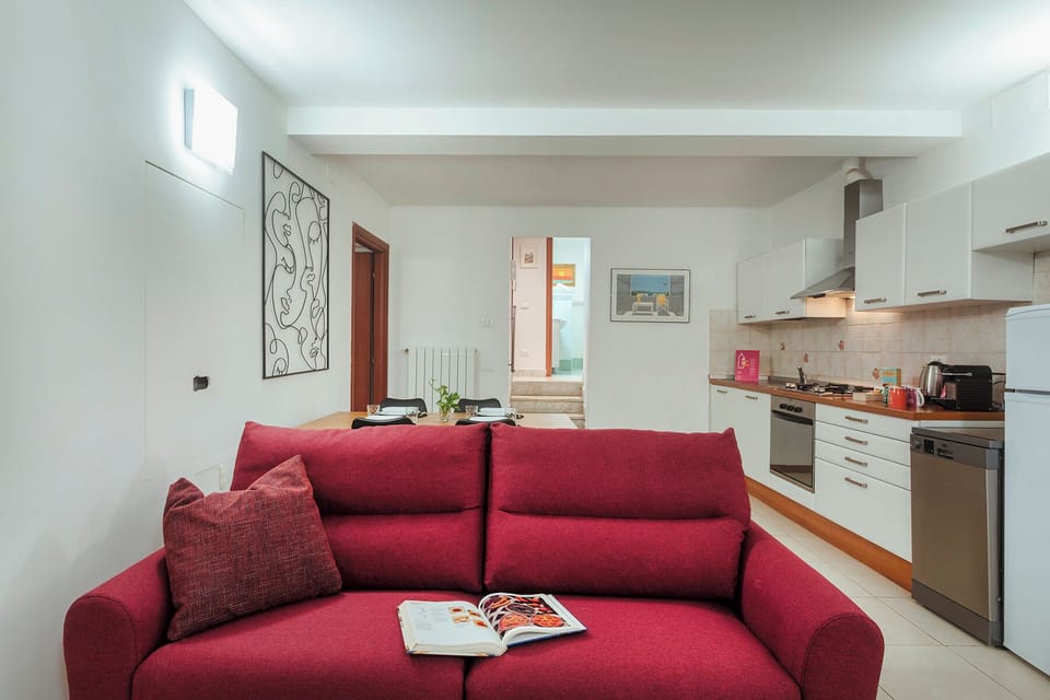Apartment | Living area | 35-inch TV with digital channels