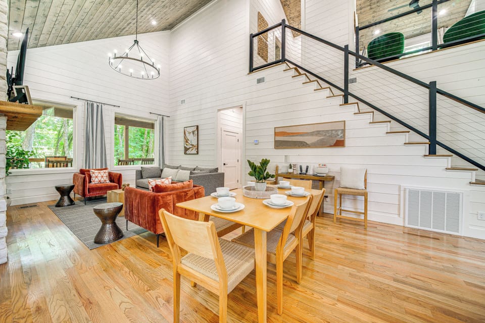 Dining Area | Dishware & Flatware Provided | 1st Floor