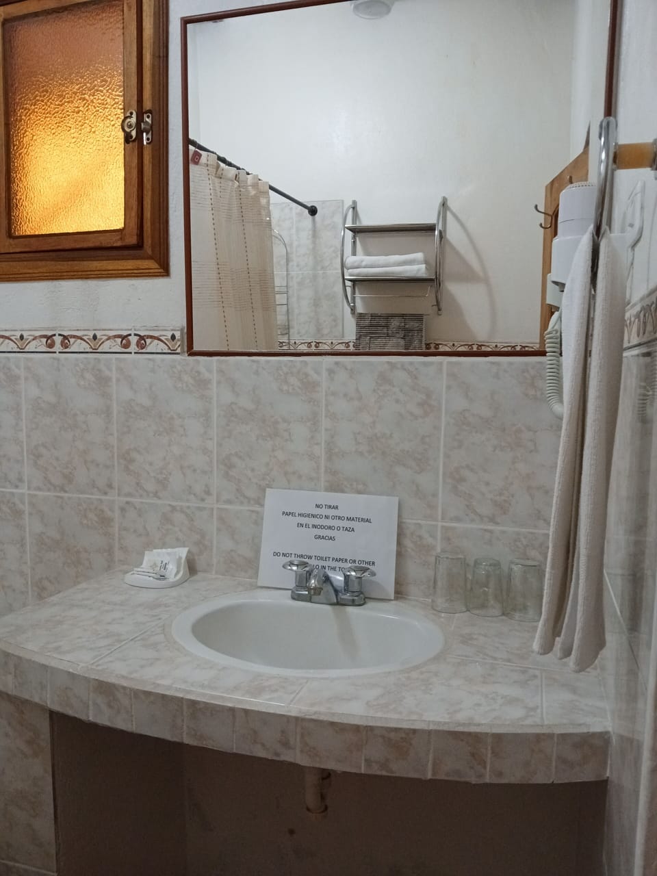 Basic Triple Room | Bathroom