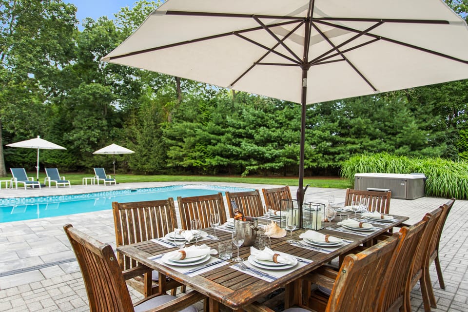 Outdoor dining