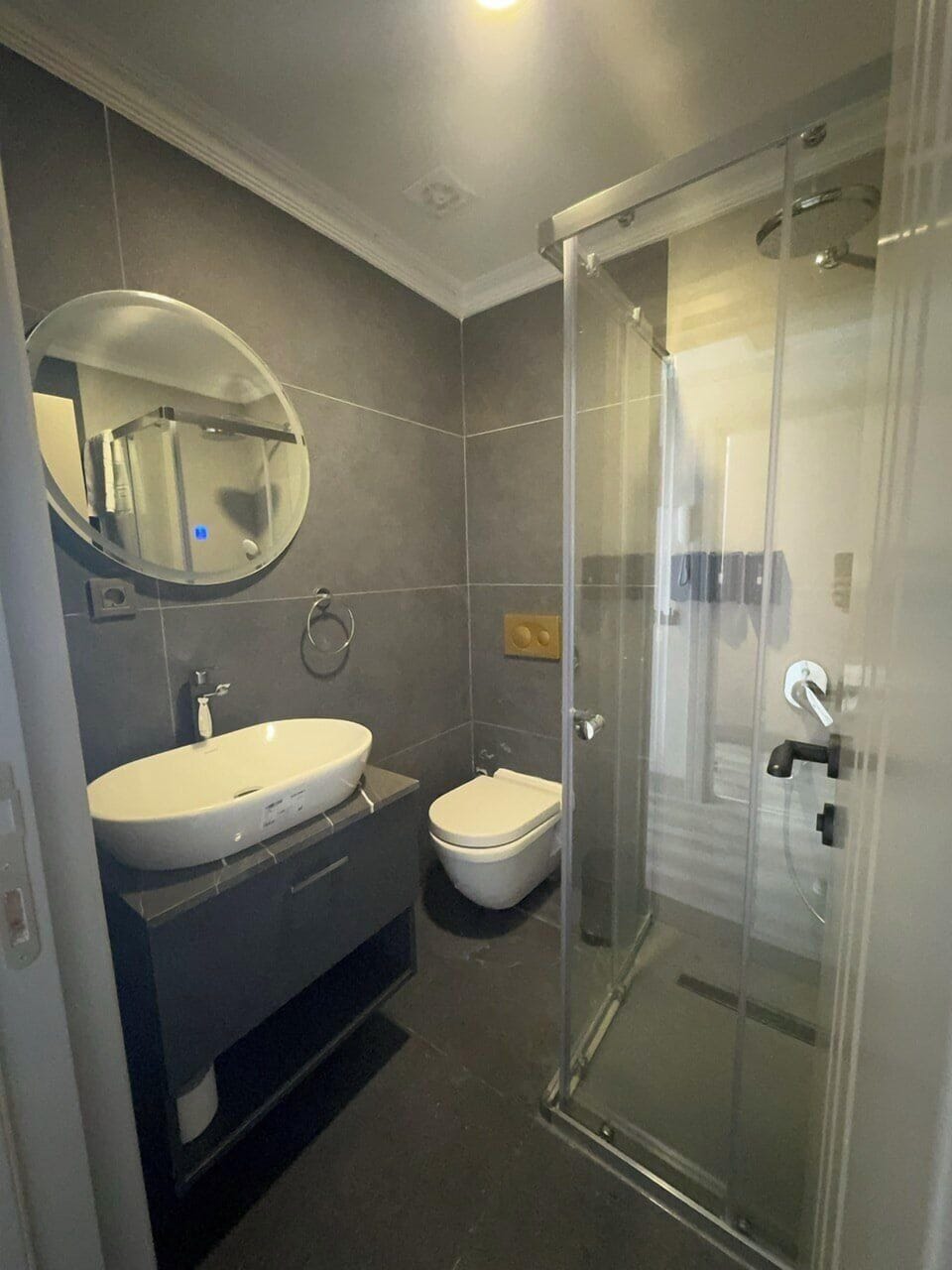 Superior Suite, City View | Bathroom | Shower, hydromassage showerhead, hair dryer, slippers
