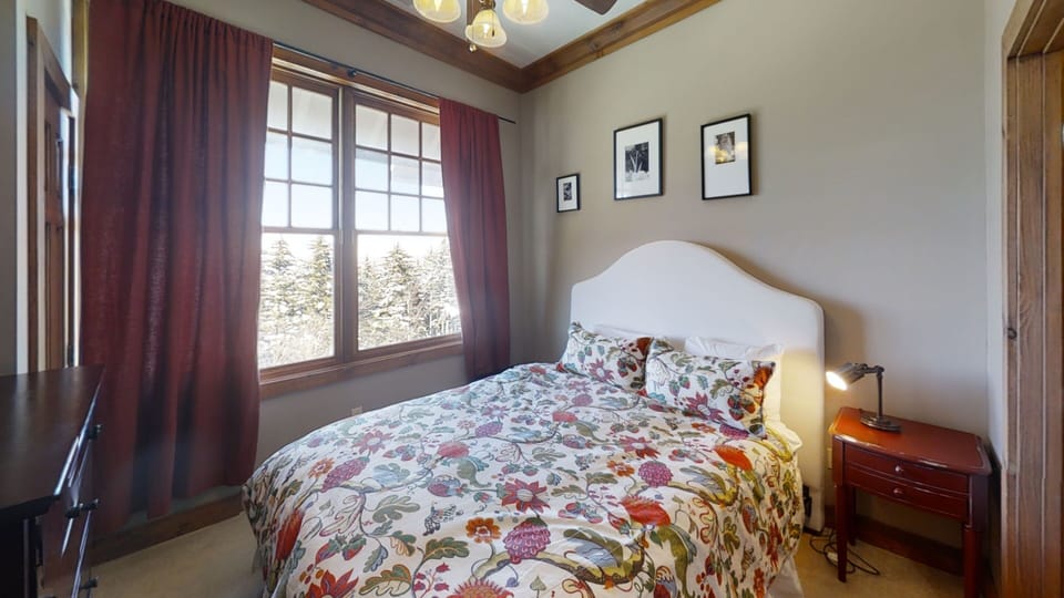 Indoors, Furniture, Bed, Bedroom, Home Decor