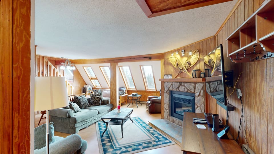 Indoors, Furniture, Living Room, Hardwood, Home Decor